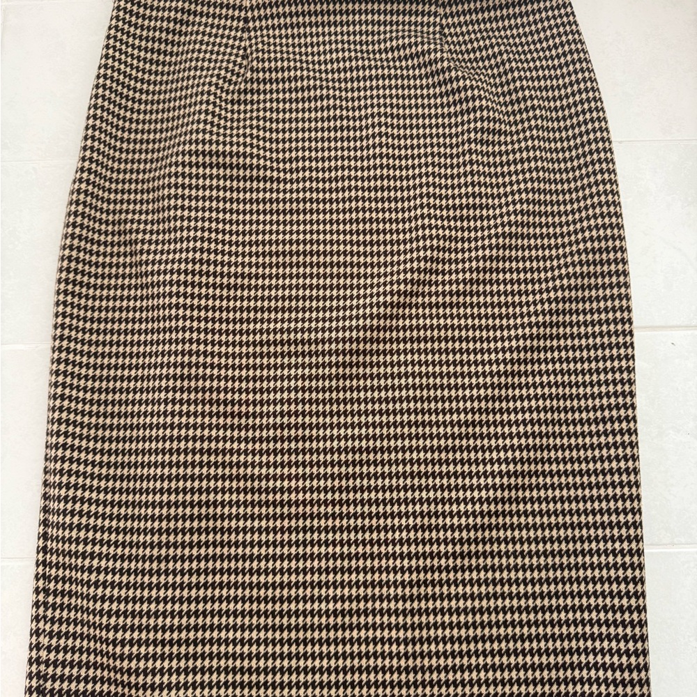 Lauren Ralph Lauren Brown with cream/tan Pencil Skirt with Gold Button detail - Picture 7 of 12
